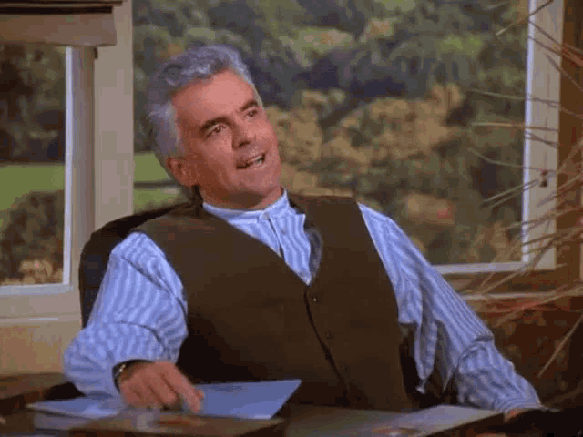 1964926881_tenor(9).thumb.gif.5a5752feba738cb1d51f237ecf7c57f4.gif